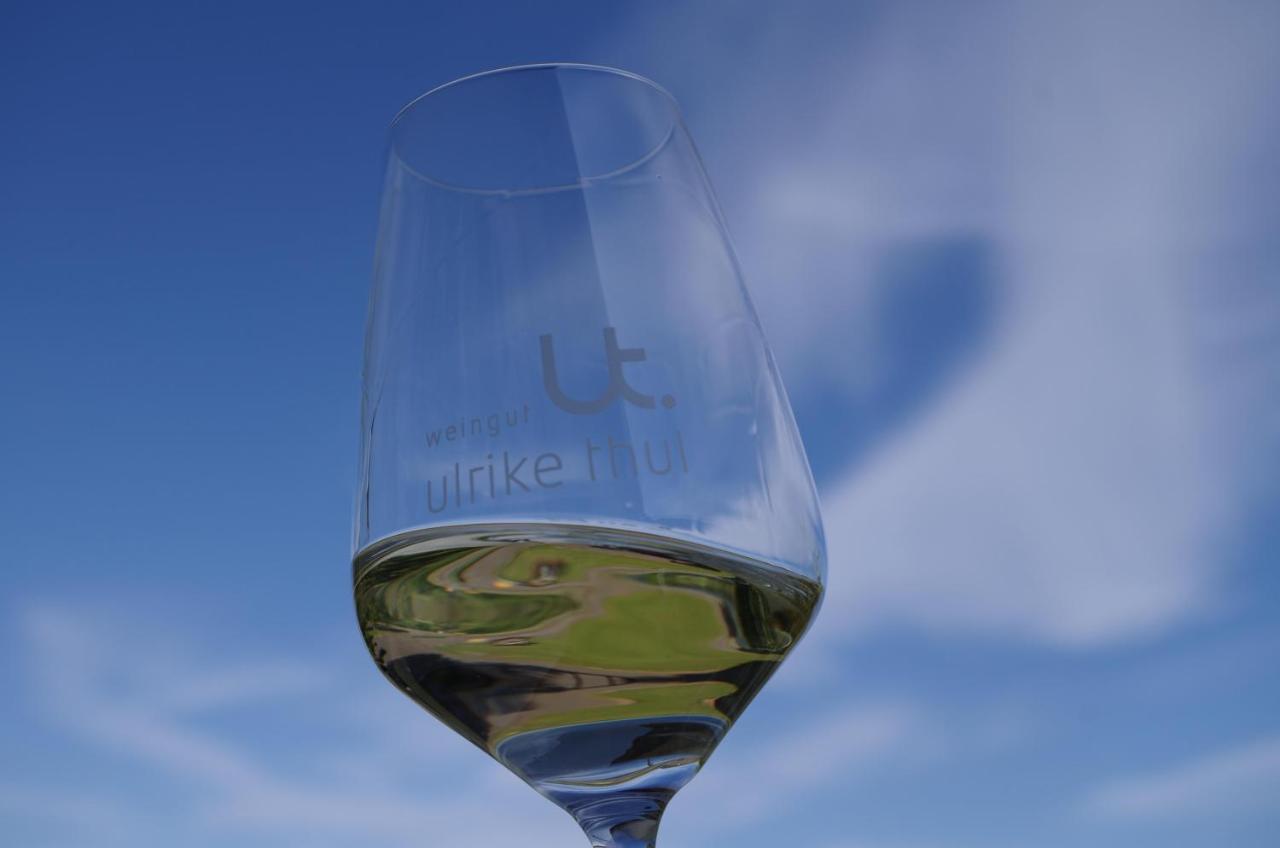雷温Ferienweingut Ulrike Thul公寓 外观 照片